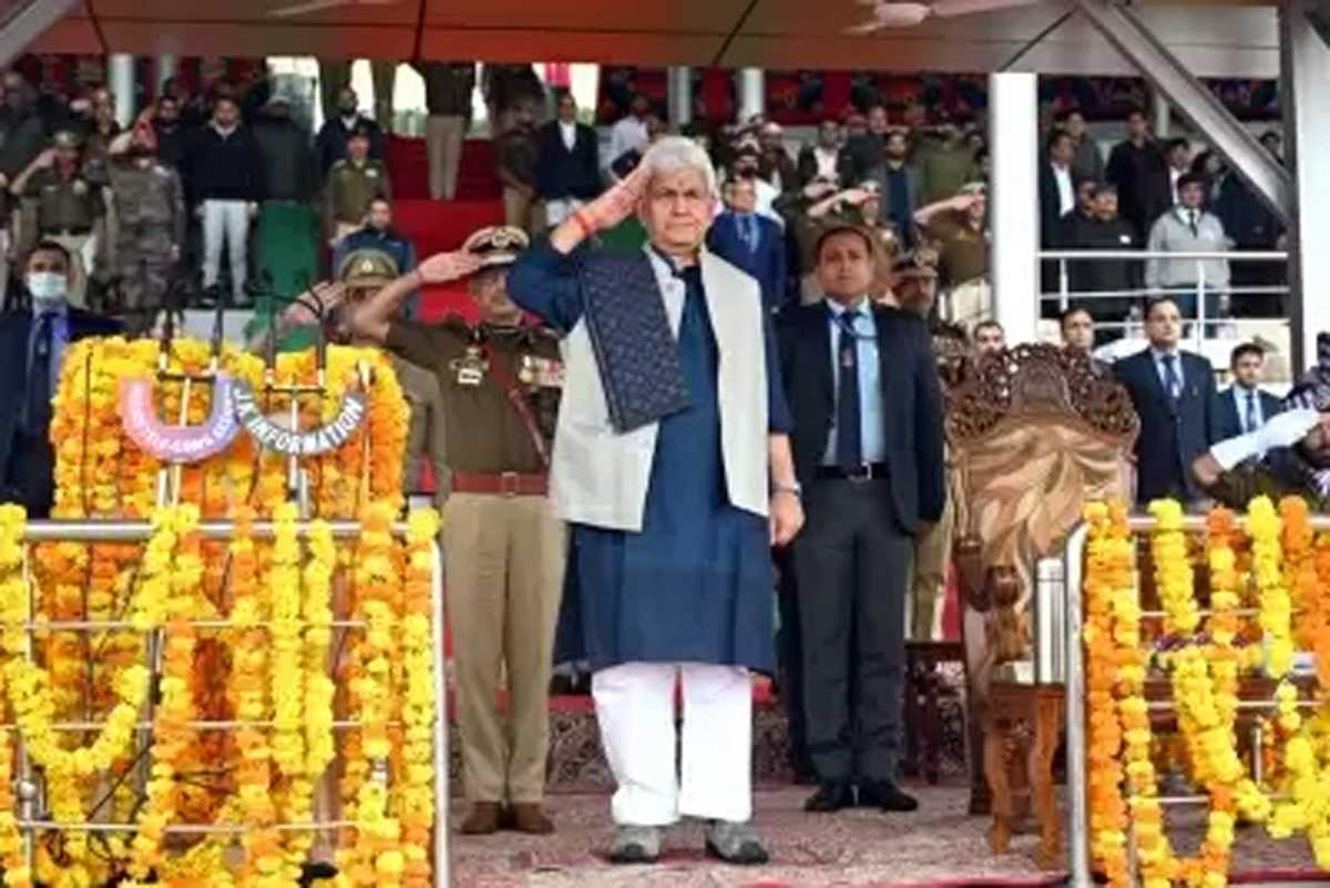 फारूक अब्दुल्ला के बयान पर एलजी का पलटवार, निर्दोषों की हत्याओं को सही ठहराने वालों पर होगी कानूनी कार्रवाई